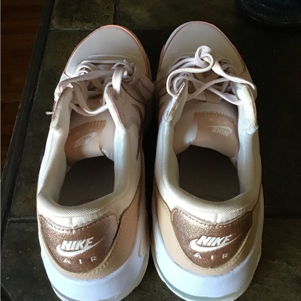Nike Air max.Size 11 1/2 woman and 10 Men. - Picture 4 of 7